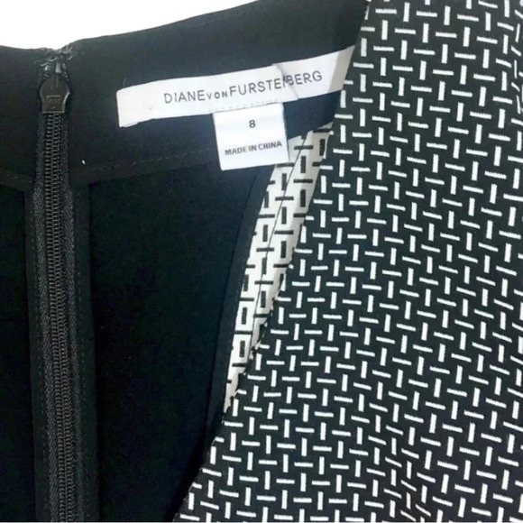 Diane Von Furstenburg Printed Stretch Crepe Dress - Picture 4 of 7